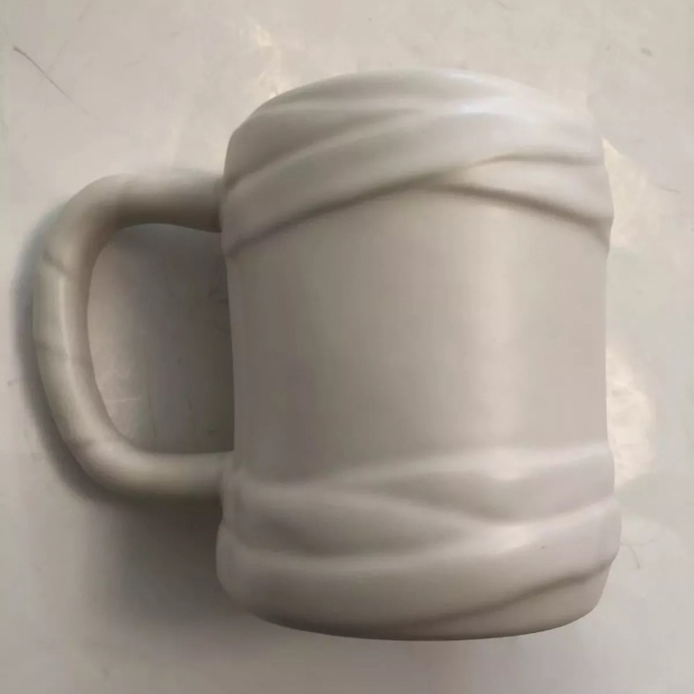 Rae Dunn HALLOWEEN White’Mummy of the Year' Mug NWOT - Picture 3 of 6